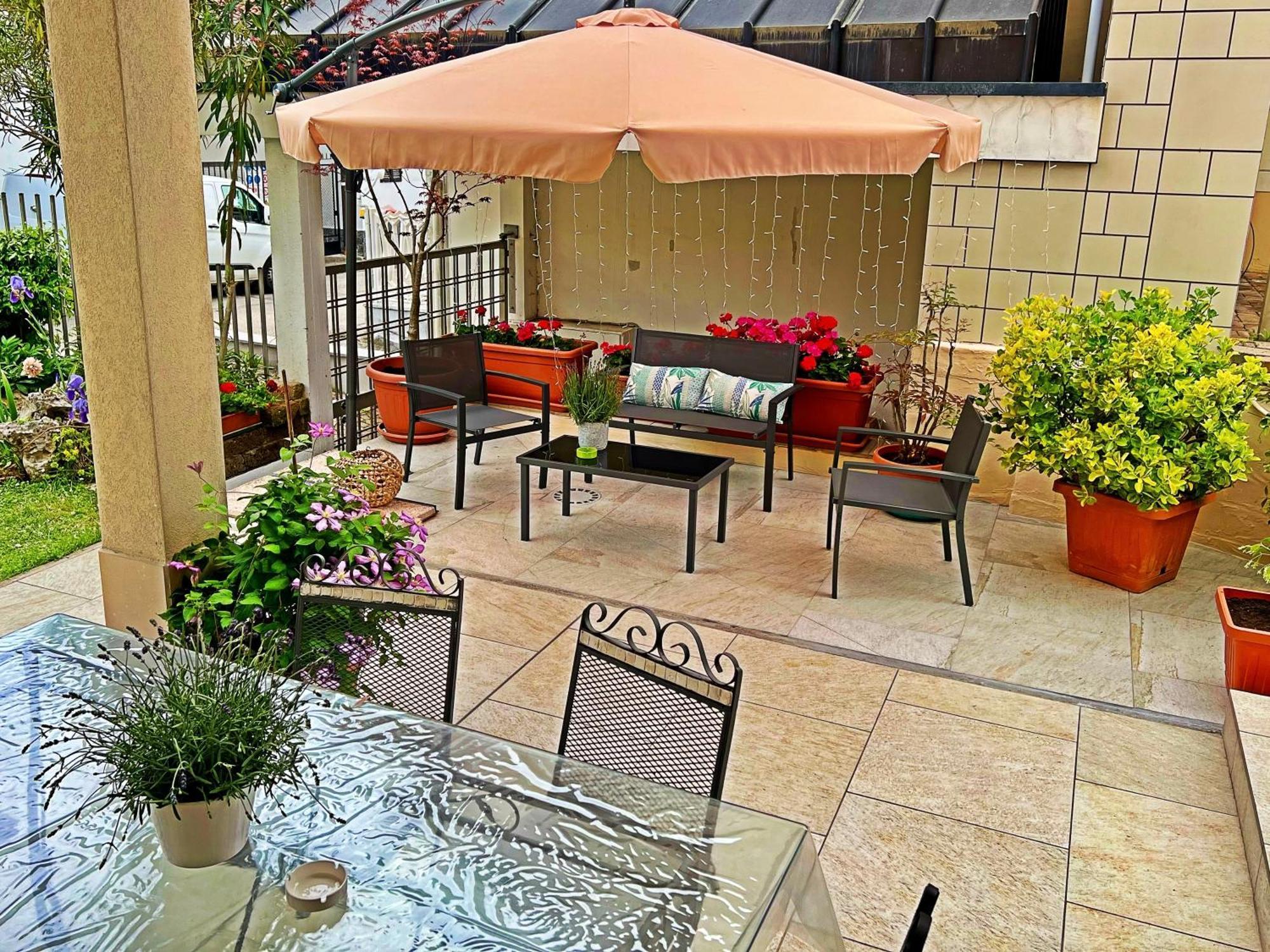 L'Angolo Verde Apartment มอนคาลีเอรี ภายนอก รูปภาพ